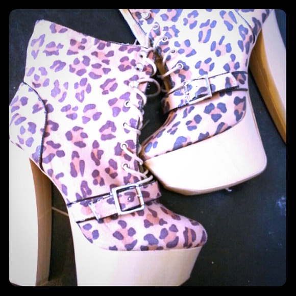 Cheetah booties