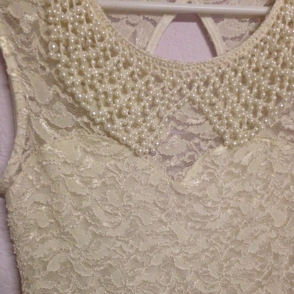 Little Lace Dress - Picture 3 of 4