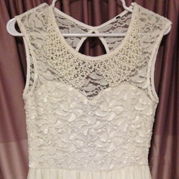 Little Lace Dress - Picture 4 of 4