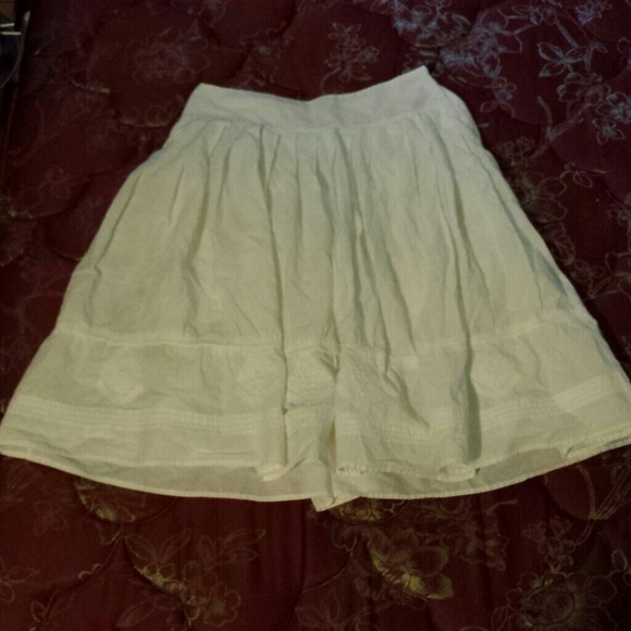 White skirt with side zipper