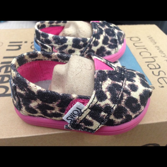 Tiny Toms size 2