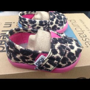 Tiny Toms size 2