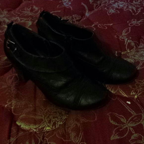 Black ankle high boots
