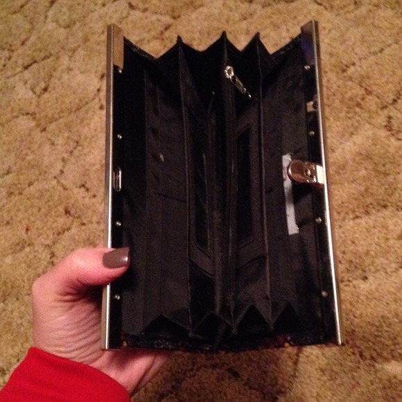 Donated โญ๏ธNWOT Charming Charlie clutch - Picture 2 of 2