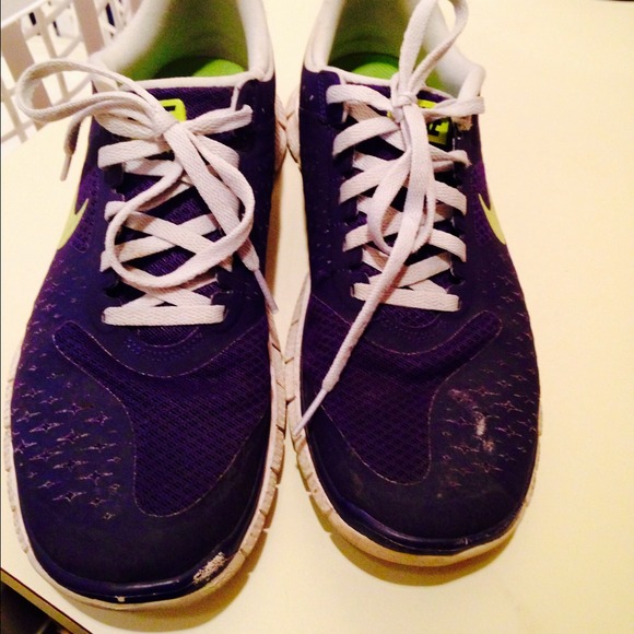 Nike tennis shoes