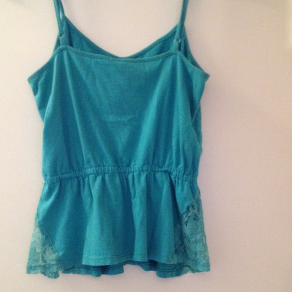 Adorable Lacey O'Neill shirt!!🚫TRADED🚫 - Picture 4 of 4