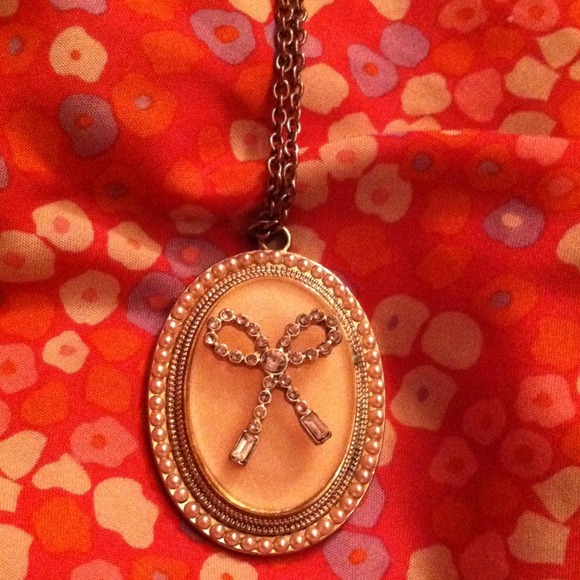 Bow necklace - Picture 1 of 1