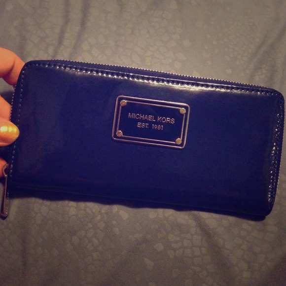 SOLD!!!!   Navy blue Michael Kors wallet