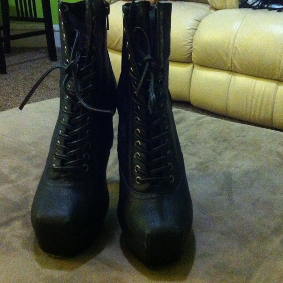 Boots - Picture 2 of 2