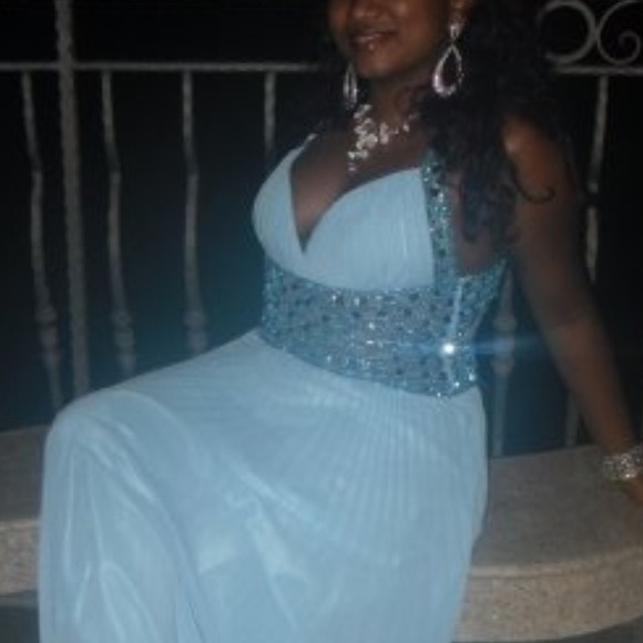 Homecoming/Prom Dress - Picture 2 of 3