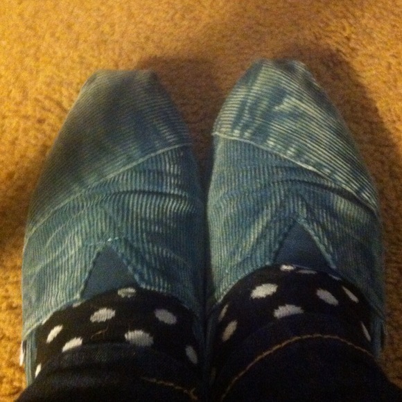 *BUNDLE*  Teal corduroy TOMS and purple scarf