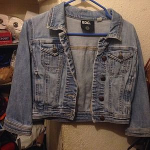 urban outfitters crop denim jacket