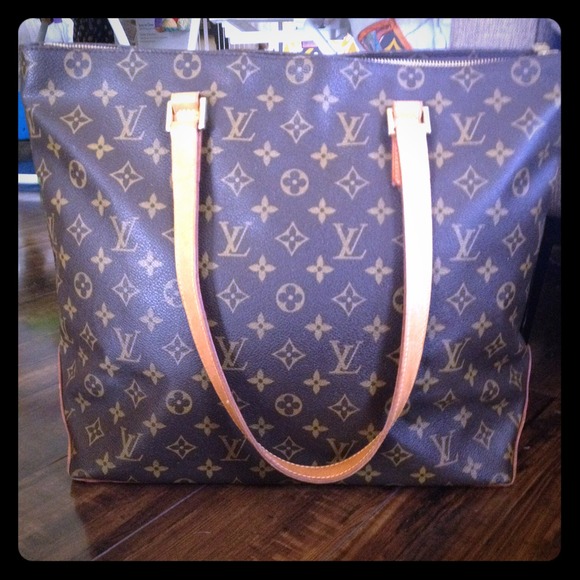 SOLD! Authentic Louis Vuitton Cabas Mezzo Tote EUC