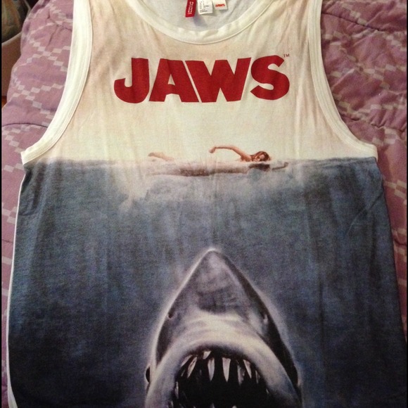 H&M Tops - Shark attack! Jaws tank