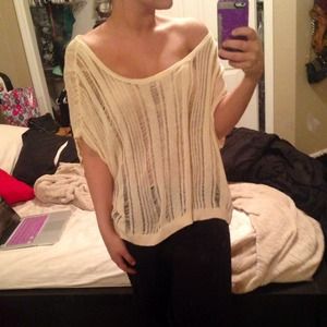 beachy sweater 🚫SOLD🚫