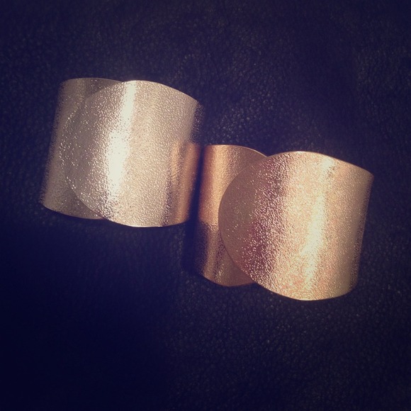 Jewelmint Bundle. Reserved.