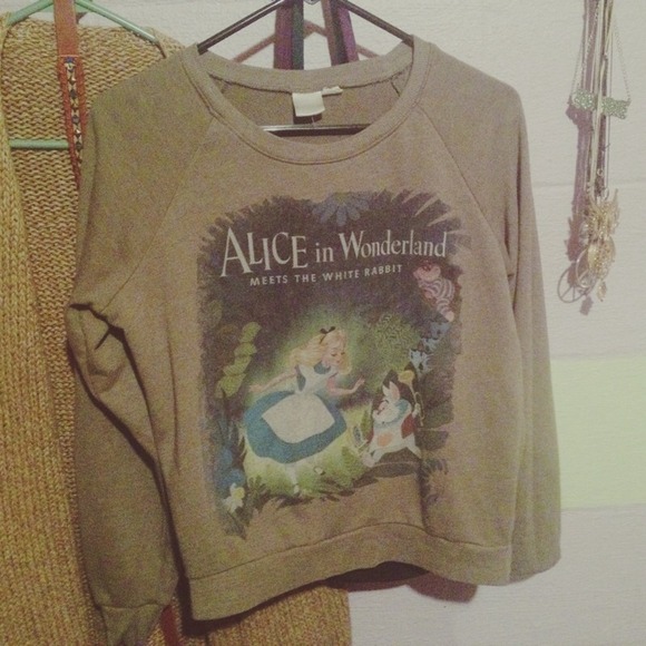 ALICE IN WONDERLAND SWEATER