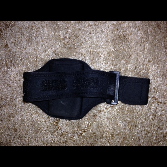 Donated to a posher - Picture 2 of 2