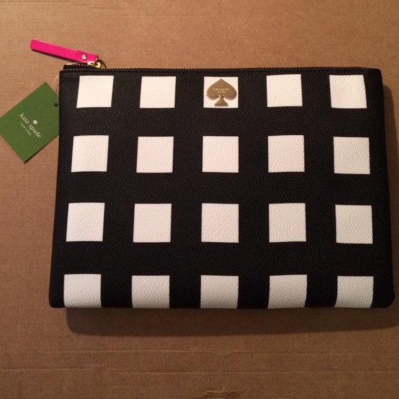 ❌Sold❌ Kate Spade Georgie Checker Pouch!