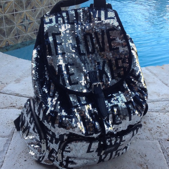 🚫SOLD🚫VICTORIA'S SECRET "PINK" SEQUINED BACKPACK