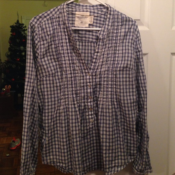 H&M button up ruffle shirt