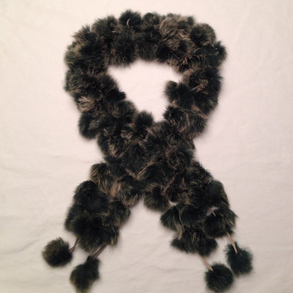Green rabbit fur ball scarf