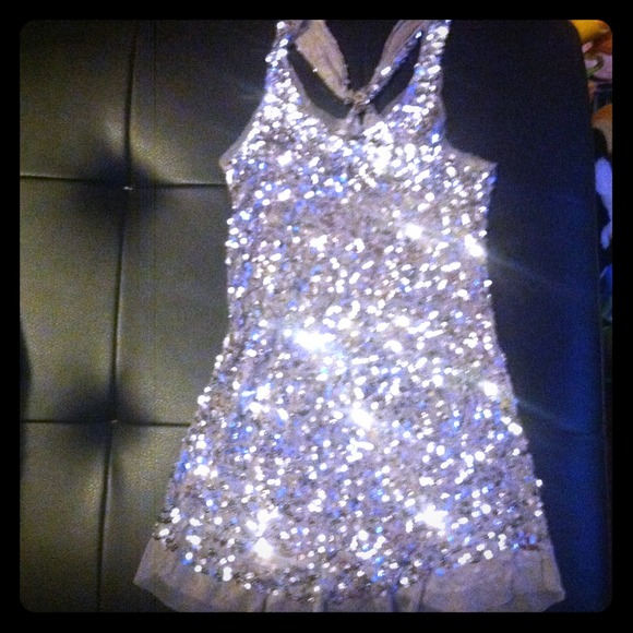 SOLD Gray sparkly top