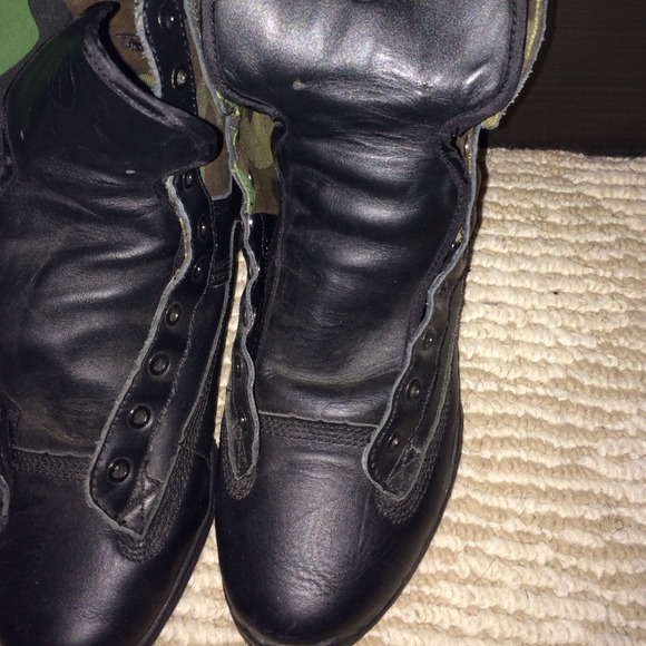 Shoes - Picture 2 of 3