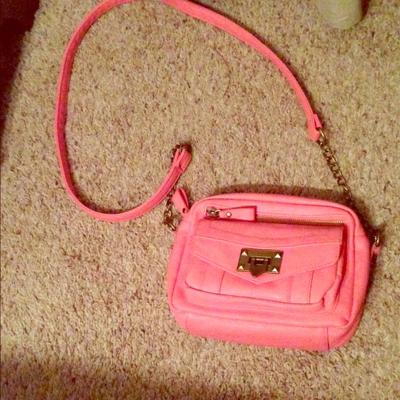 pink crossbody!🎀