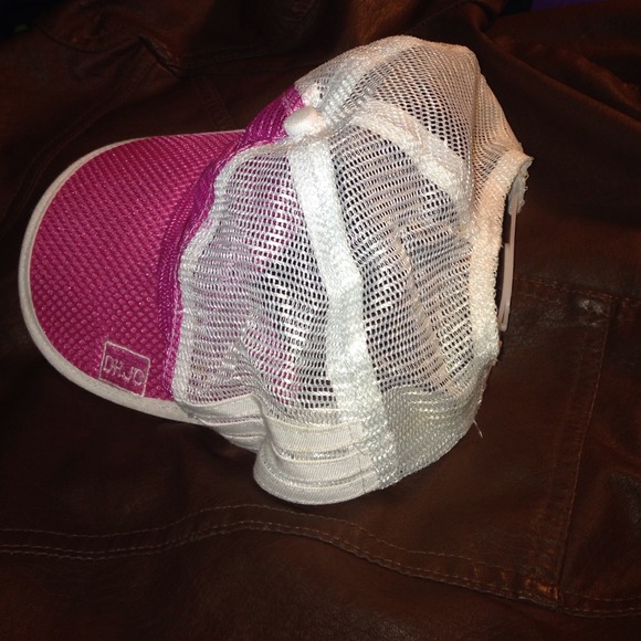 Hot Pink & White Stylish New York Mesh Snapback - Picture 2 of 2
