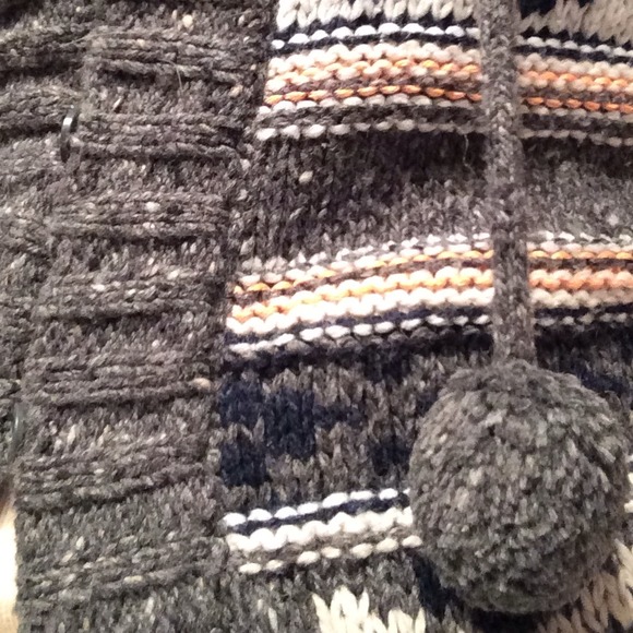 Cozy Short Sleeve Sweater w/ Hood - Picture 2 of 3