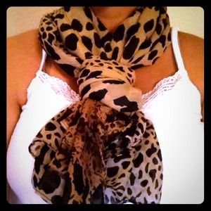 Leopard print scarf