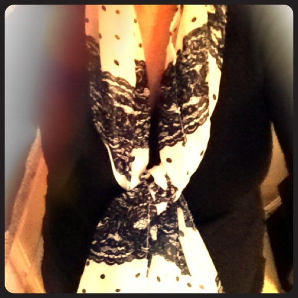 LACE PRINT SCARF - Picture 1 of 1