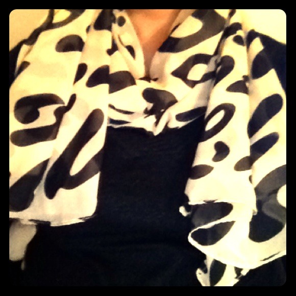 NEW Scarf
