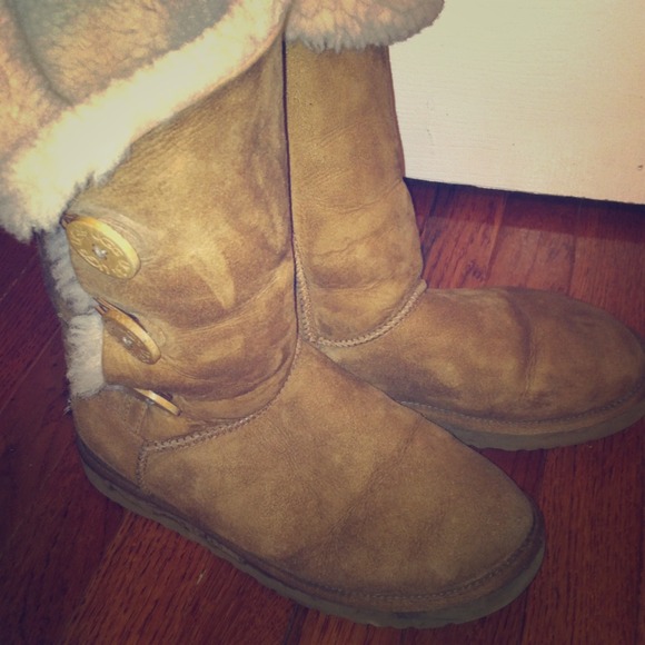 Brown bailey button uggs