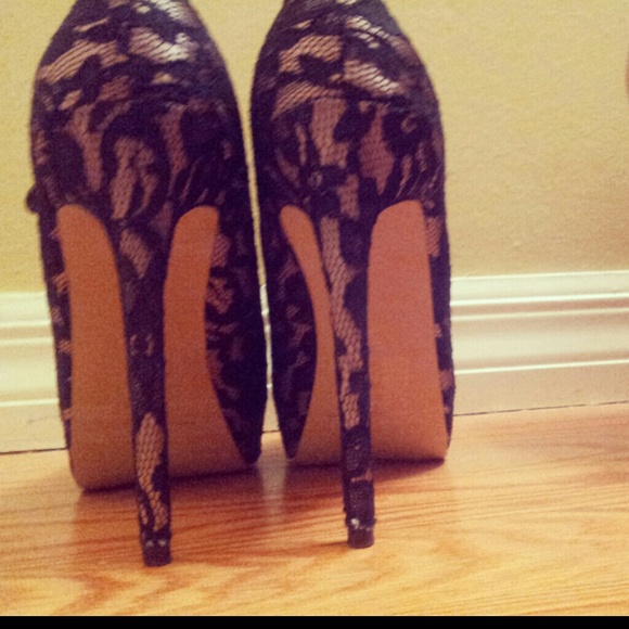Heels - Picture 2 of 4