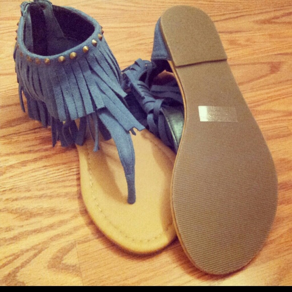 Sandals - Picture 2 of 2