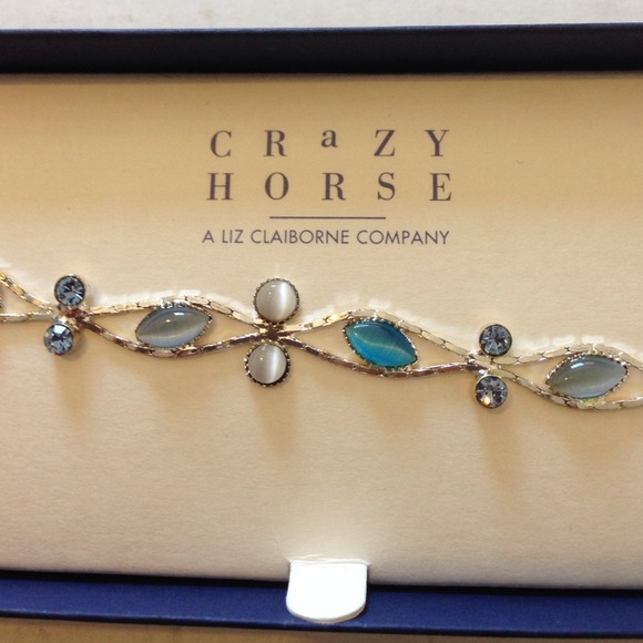 💕 Liz Claiborne blue and silver bracelet 💖