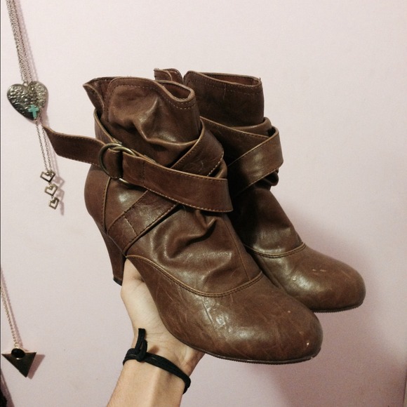 Brown ankle high heel boots - Picture 4 of 4