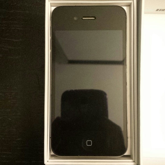 SOLDDDD BLACK AT&T 16GB IPHONE 4