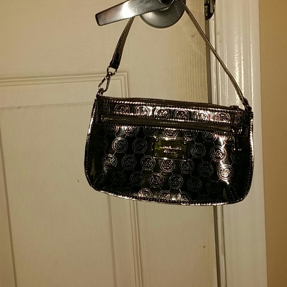 💜 Traded💜 Michael Kor's little  handbag