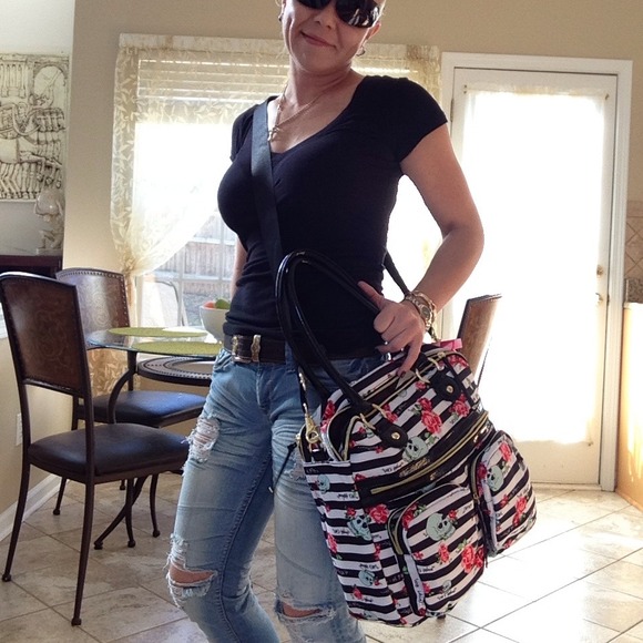 GIFTED- friend's B-day 😃Betsey Johnson bag - Picture 2 of 4