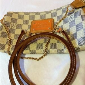 Auth. Louis Vuitton Eva clutch