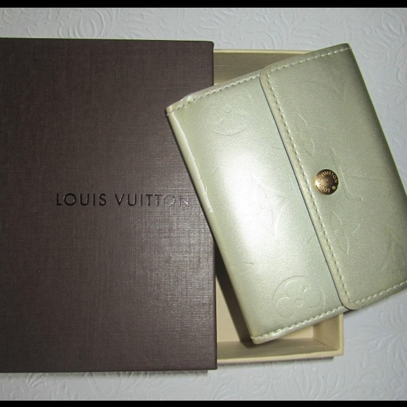 ⛔️SOLD⛔️ Authentic Louis Vuitton vernis wallet