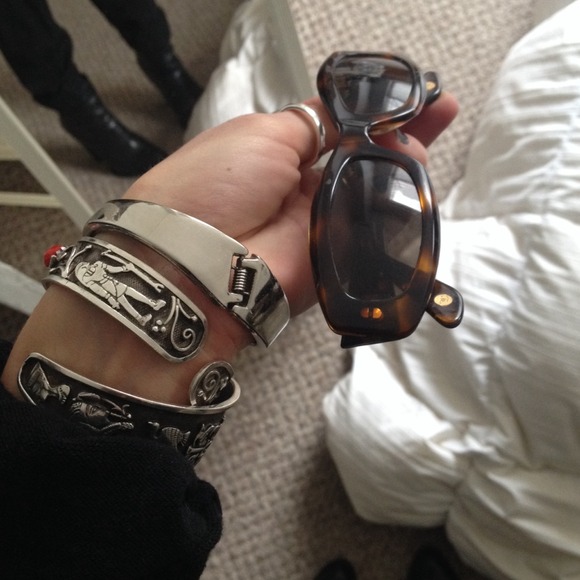 Additional pictures for chanel sunnies