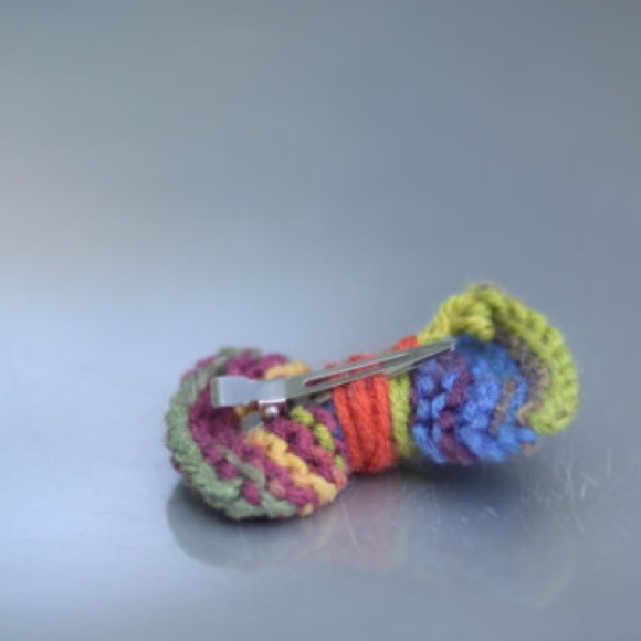 Lovely Handmade Hair Bow - Picture 3 of 4