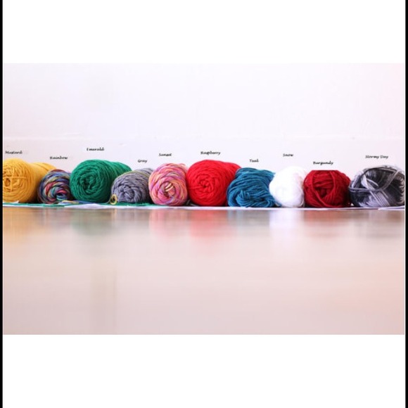 Lovely Handmade Hair Bow - Picture 4 of 4