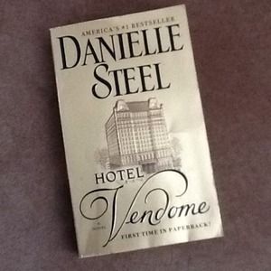 Book. Danielle Steele's Hotel Vendome