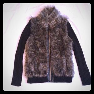 Reduced! Faux fur zip up sweater