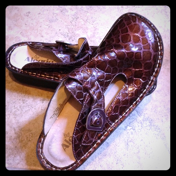 Algeria Shoes 39